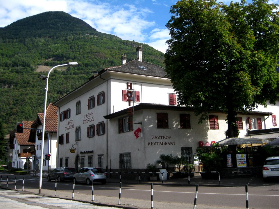 Großhaus Leifers 1