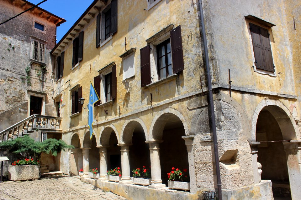 Grožnjan–Fonticus with loggia-01