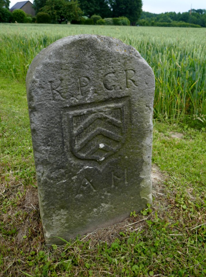 Grenzstein Nr. 33 - Grenze Ravensberg-Lippe - Ravensberger Seite