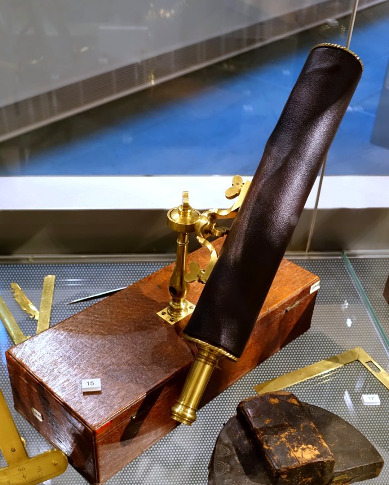 Gregorian telescope mounted on its original box, owned by Edward Holyoke, Harvard President, English, c. 1710 - Putnam Gallery - Harvard University - DSC08047