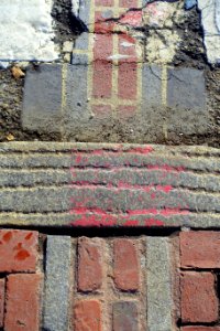 Grooved curb, as part of the Freedom Trail - Beacon Hill - Boston, MA - DSC02237
