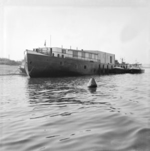 Grootste parlevinker van West-Europa, de heer Arnitz uit Millingen bij Lobith, h, Bestanddeelnr 914-4357