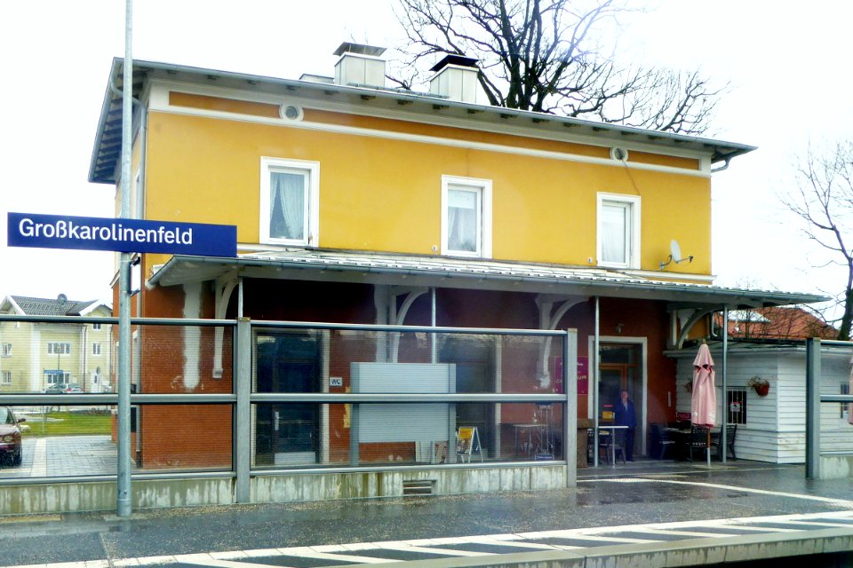 Großkarolinenfeld, Bahnhof, Gleisseite, 1