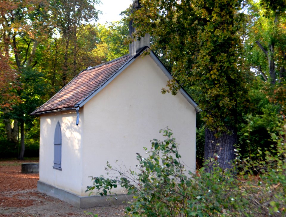 Groß-Karben, Park westlich des Leonhardi'schen Schlosses, Kapelle
