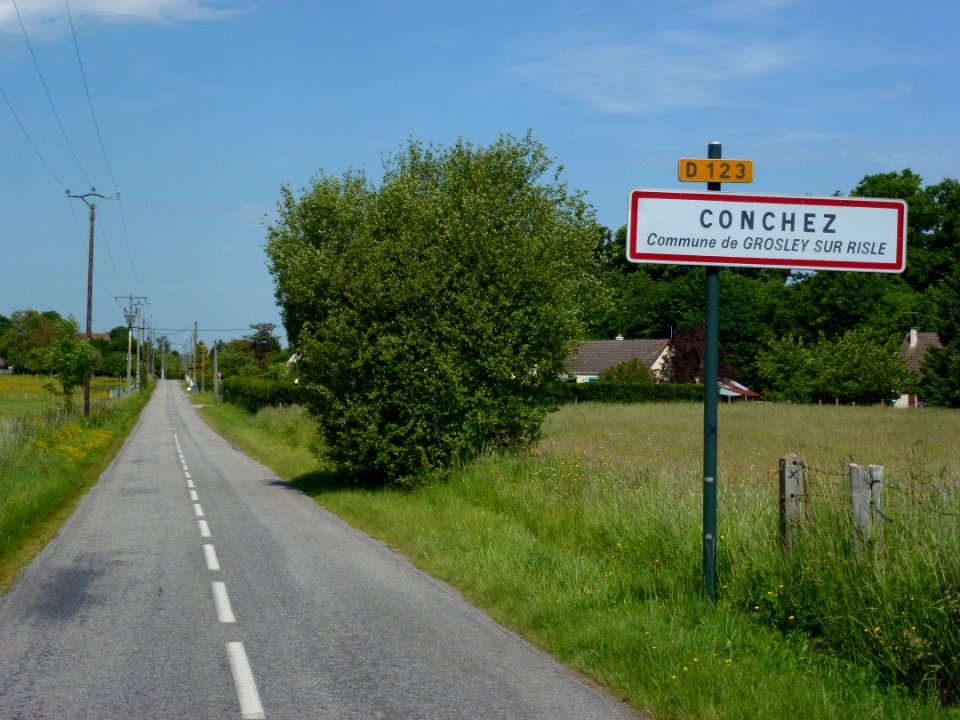 Grosly-sur-Risle (Eure, Fr) city limit sign Conchez