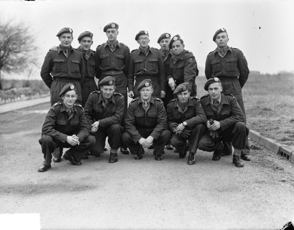 Groepen kamp Zeeburg soldaten, Bestanddeelnr 904-4133