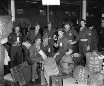 Groote Beer terug in Amsterdam, opvarenden, Bestanddeelnr 903-6677