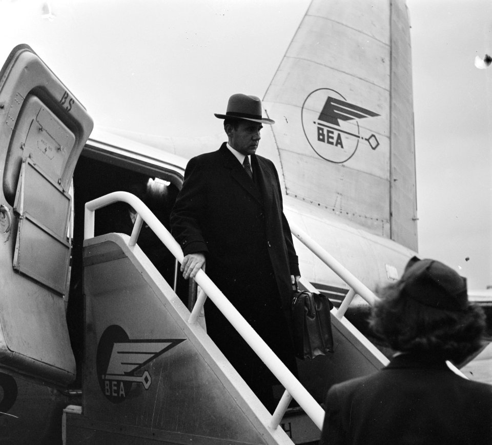 Gromyko nieuwe Russische ambassadeur in Londen op Schiphol, Bestanddeelnr 905-3362