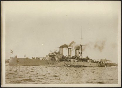 Groot schip in een haven., Bestanddeelnr 158-2216