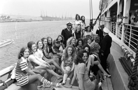 Groepsfoto van de deelneemsters, Bestanddeelnr 924-5277
