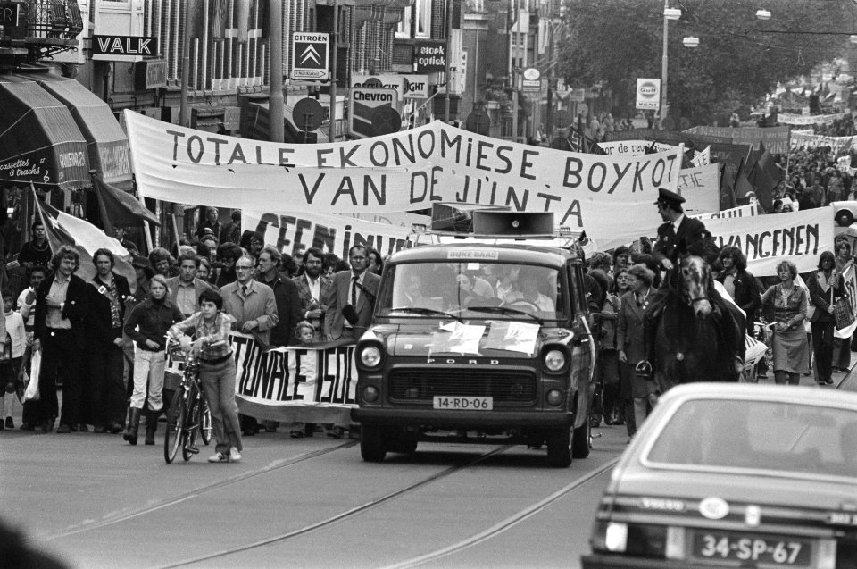 Grote Chilimanifestatie in Amsterdam overzicht, Bestanddeelnr 929-3425