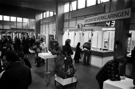 Grote drukte bij dienst Herhuisvesting in Amsterdam, Bestanddeelnr 929-1192