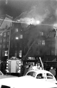 Grote brand op Rembrandtsplein, waarbij verscheidende panden geheel uitbrandden, Bestanddeelnr 921-9776