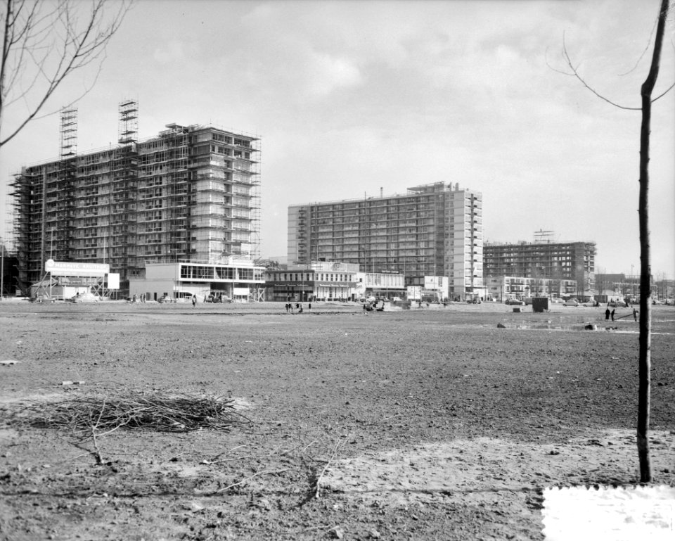 Grote flats in aanbouw (Rotterdam), Bestanddeelnr 908-4171