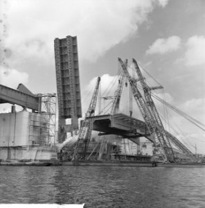 Grootste basculebrug ter wereld nadert voltooiing De Brienenoordbrug, Bestanddeelnr 915-1860