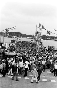 Grote drukte op de pont, Bestanddeelnr 930-9528