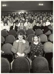 Grote Houtstraat 111. Interieur met bezoekers van de bioscoop Cinema Palace