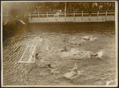 Groot zwemfeest bij Heemstede Obelt 1917., Bestanddeelnr 158-2147