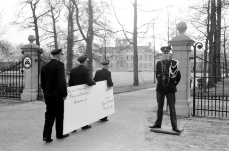 Grootste briefkaart bezorgd bij Paleis Soestdijk, Bestanddeelnr 913-8142