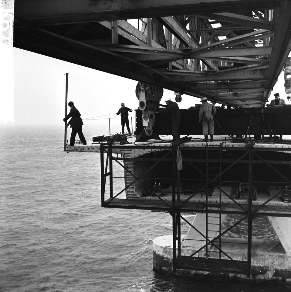 Grootste brug van Europa in aanbouw bij Kats over de Oosterschelde, voorbereidin, Bestanddeelnr 916-5076
