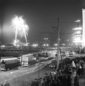 Groot vuurwerk achter de RAI, Bestanddeelnr 913-8334
