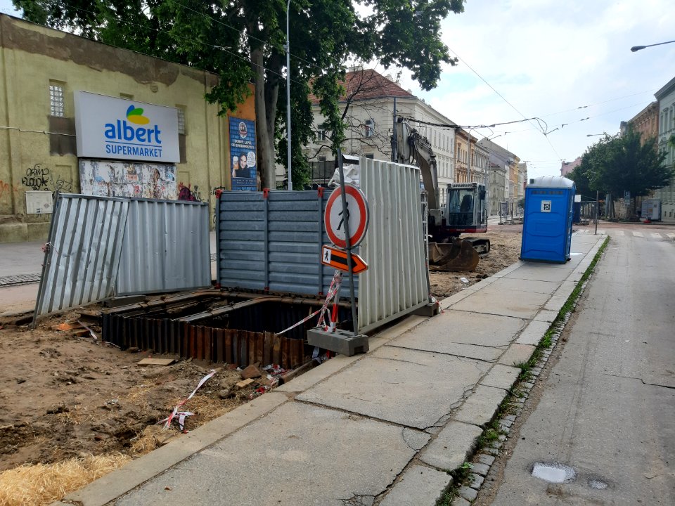 Grohova - tramvajové kolejiště 20200719 115515