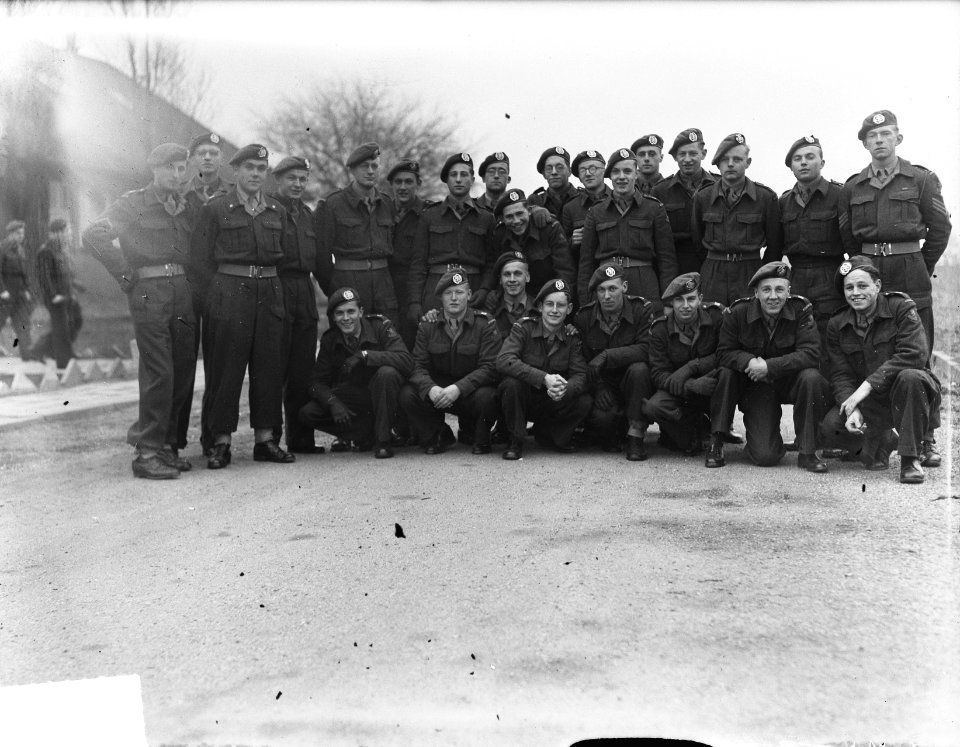 Groepen kamp Zeeburg soldaten, Bestanddeelnr 904-4135