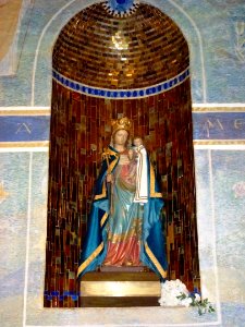 Groesbeek (NL) De Horst, Goddelijk Hart van Jezuskerk beeld Mariakapel