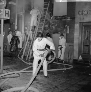 Grote brand in Rotterdam op het Heemraadplein, Bestanddeelnr 914-6519