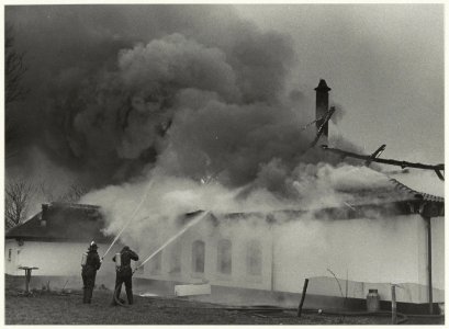 Grote brand verwoest gerestaureerde boerderij aan de Kerkweg 20. NL-HlmNHA 54006612