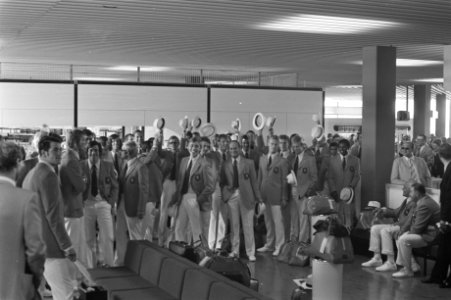 Grootste deel van Nederlandse Olympische ploeg vertrekt van Schiphol naar Munche, Bestanddeelnr 925-8228