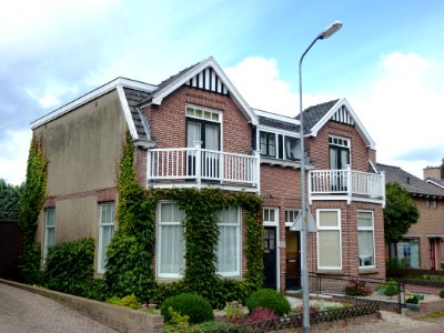 Groesbeek (NL) Houtlaan 14 woning links ; 12 rechts