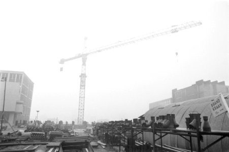Grootste bouwkraan van de Benelux op het VU-terrein te Amsterdam-Buitenveldert, , Bestanddeelnr 923-1670