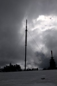 Großer Feldberg communication tower with snow 2021-04-06 09