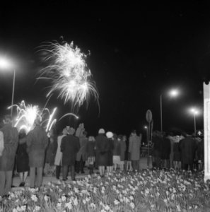Groot vuurwerk achter de RAI, Bestanddeelnr 913-8331