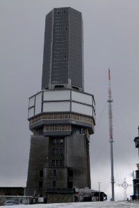 Großer Feldberg communication tower with snow 2021-04-06 07