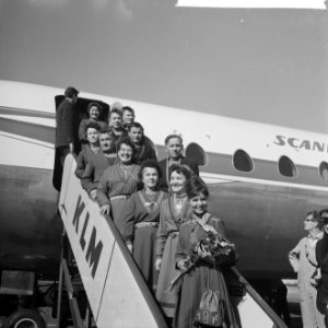 Groep Lappen uit Skandinavie op Schiphol, Bestanddeelnr 914-3621