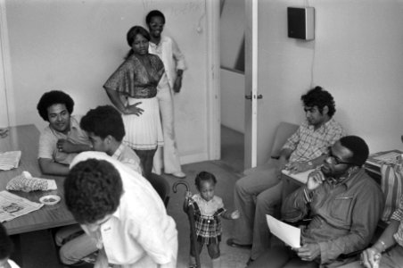 Groep Surinamers bezet gebouw Stichting voor Surinamers in Den Haag bezetters, Bestanddeelnr 927-3521