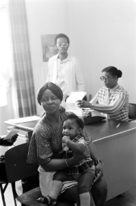 Groep Surinamers bezet gebouw Stichting voor Surinamers in Den Haag bezetters, Bestanddeelnr 927-3522