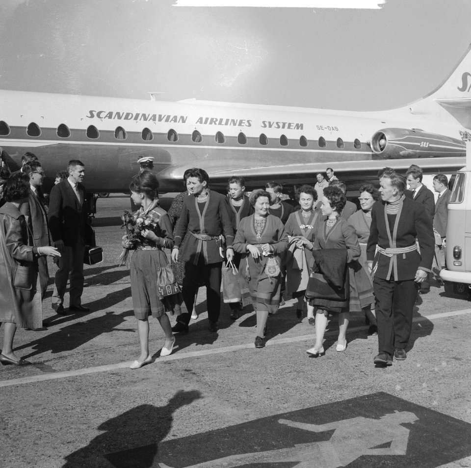 Groep Lappen uit Skandinavie op Schiphol, Bestanddeelnr 914-3624