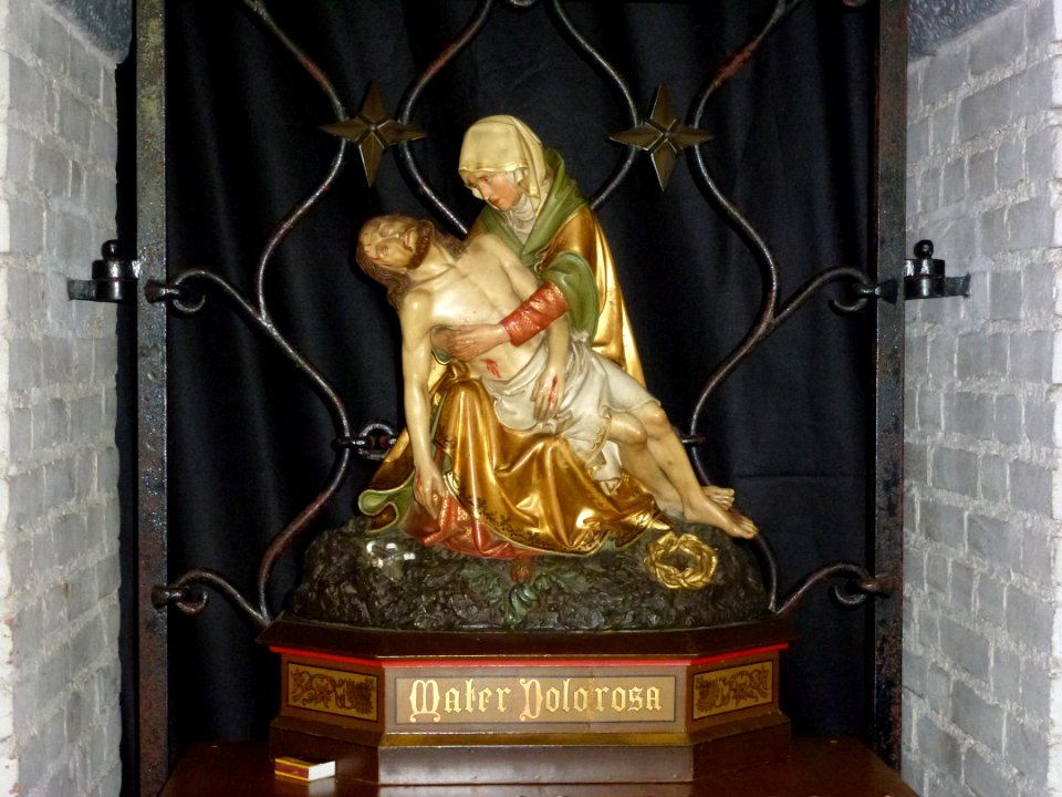 Groesbeek (NL) Bredeweg, Antonius van Paduakerk pietabeeld