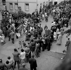 Groep uit Nigeria en Ghana in de optocht, Bestanddeelnr 254-4453