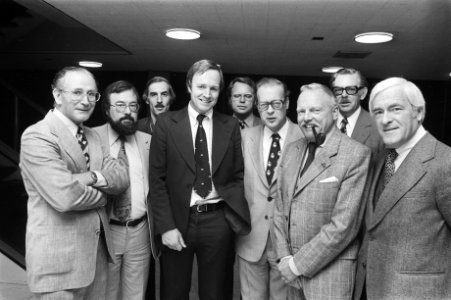 Groep parlementariers vanaf Schiphol nr Madrid voor IPU v.l.n.r. Van Elsen , Mol, Bestanddeelnr 928-7974