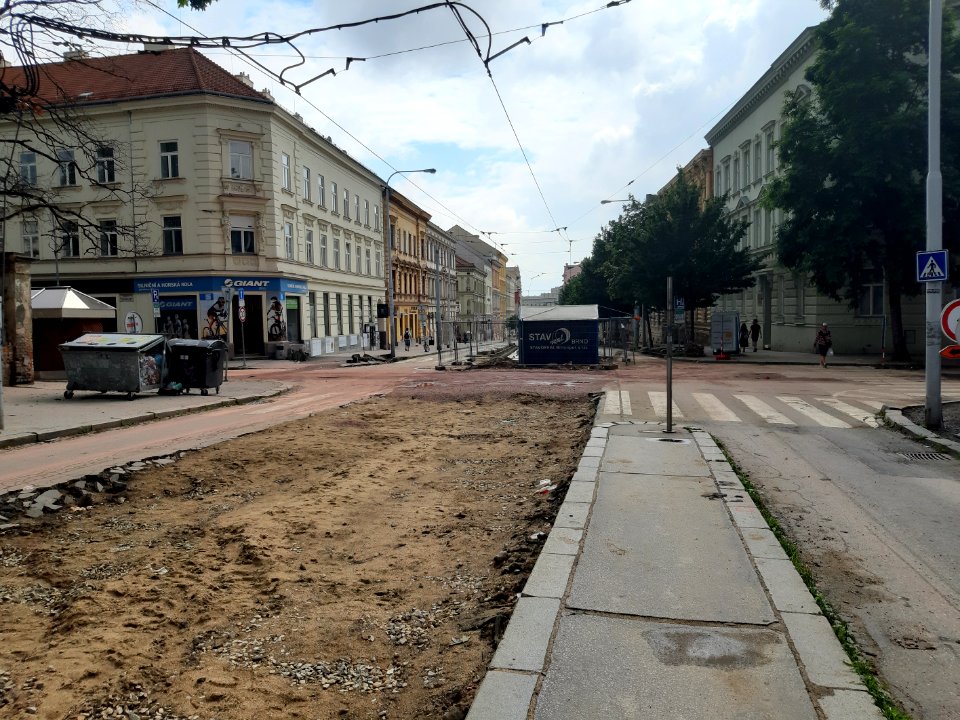 Grohova - tramvajové kolejiště 20200719 115552