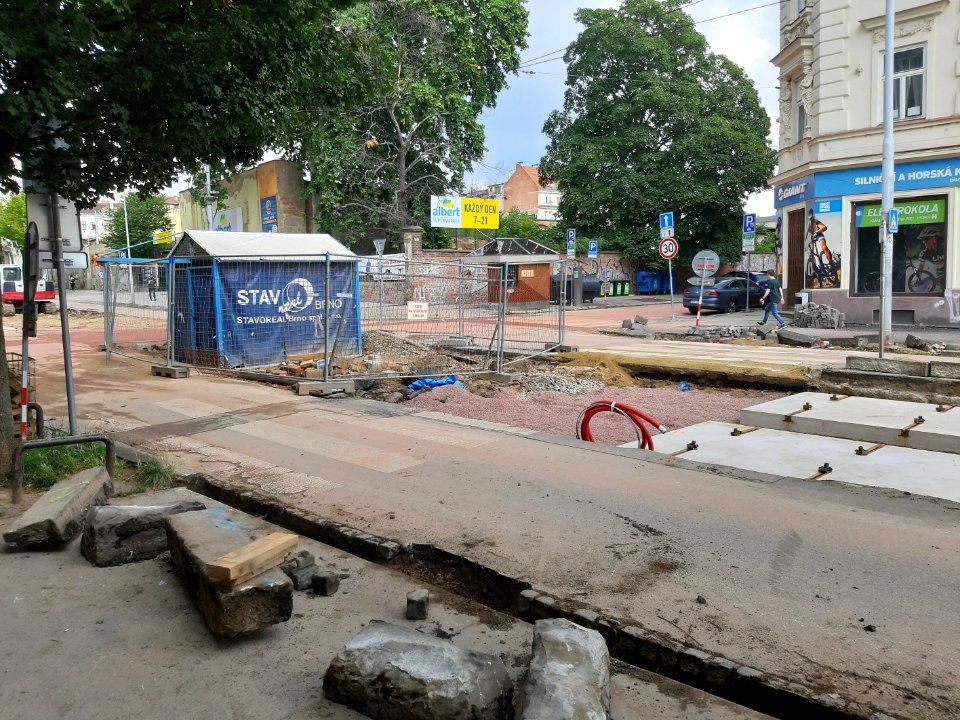 Grohova - tramvajové kolejiště 20200719 115703