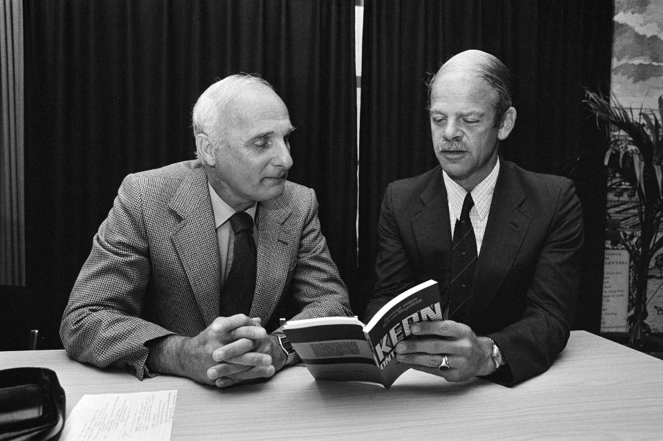 Het boek Kernontwapening, utopie of realiteitvan generaal-majoor b.d. M. H. v, Bestanddeelnr 931-6700