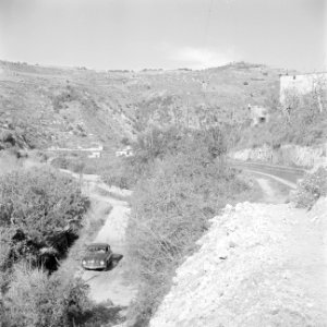 Het dal van de Nahr el Kelb, Bestanddeelnr 255-6434