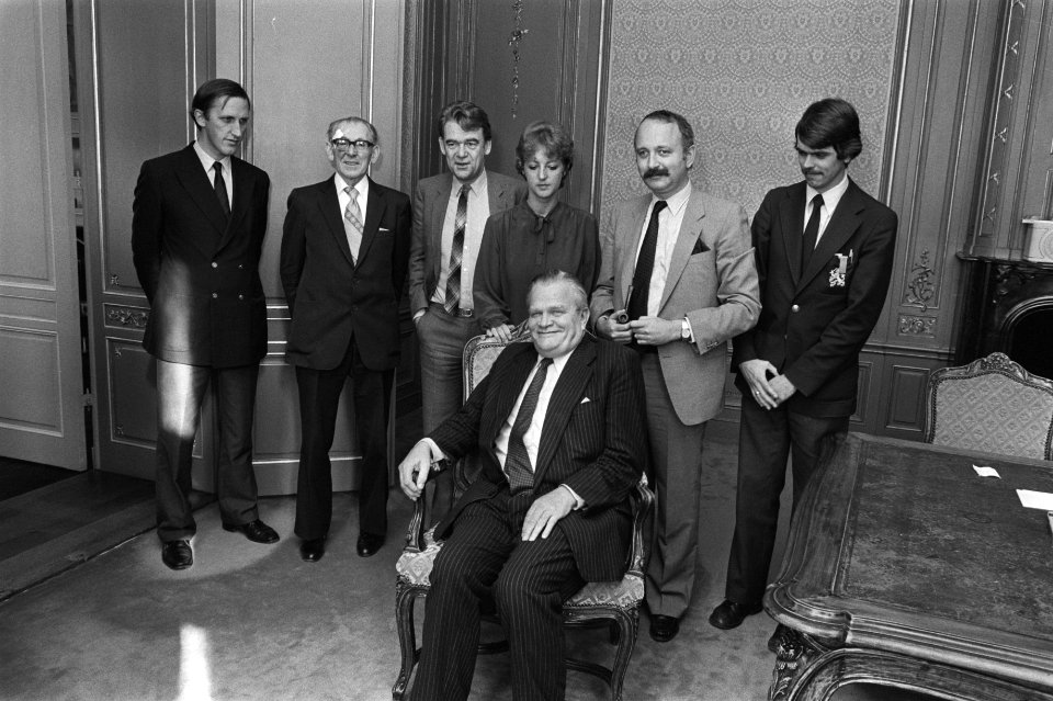 Groepsfoto van ex-informateurs De Galan (PvdA, derde van links) en Halberstadt (, Bestanddeelnr 931-7889