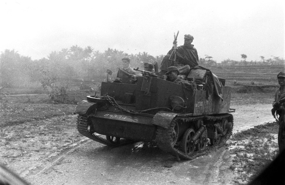 Het bekend geworden KNIL-bataljon Infanterie I verzorgde het eerste konvooi naar, Bestanddeelnr 3143