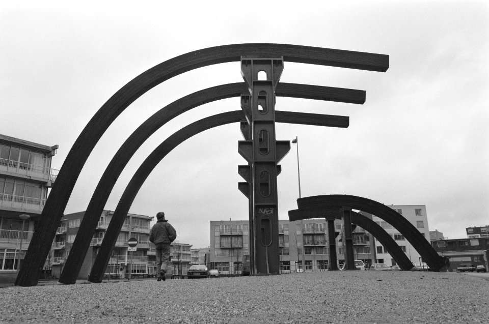Het ADM-monument in Amsterdam-Noord, op de plaats waar vroeger de scheepswerf st, Bestanddeelnr 934-2112